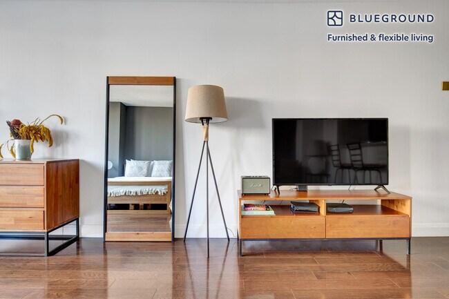 Photo - 200 E 82nd St Unidad FL8-ID240