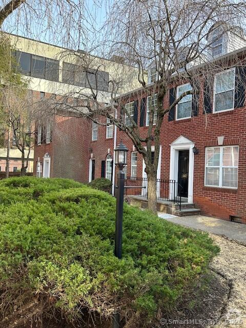 Building Photo - 1080 Bedford St Unit APT 4B