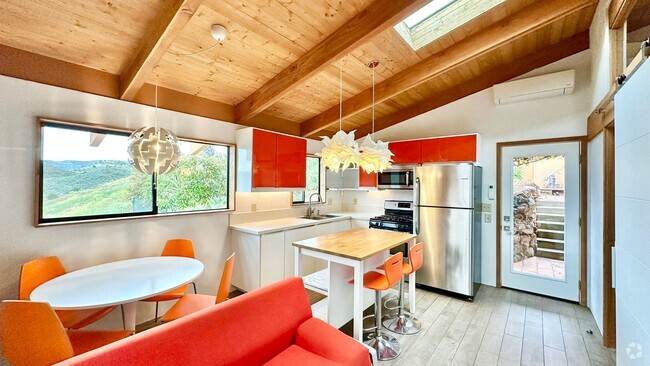 Building Photo - Beautiful Custom, Detached Guest Home on S...