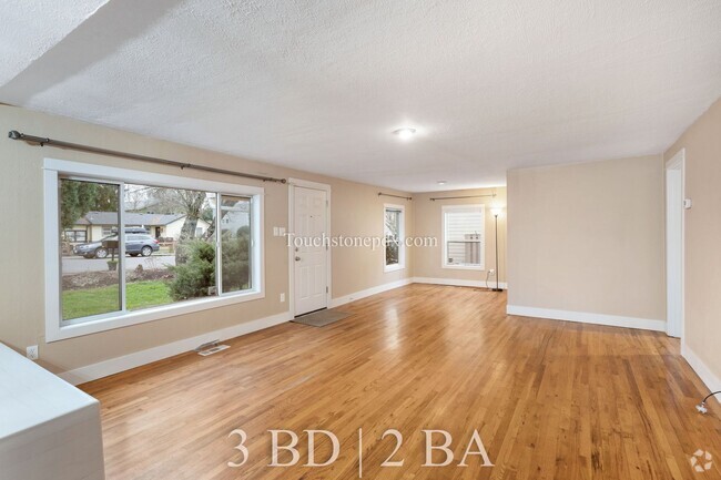 Building Photo - 3 BD | 2 BA Beaverton Beauty on Large Corn... Rental