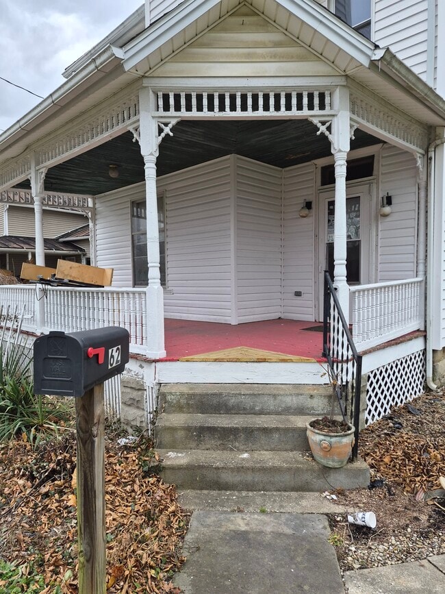 Building Photo - 62 S Gamble St Unit 62 - Downstairs