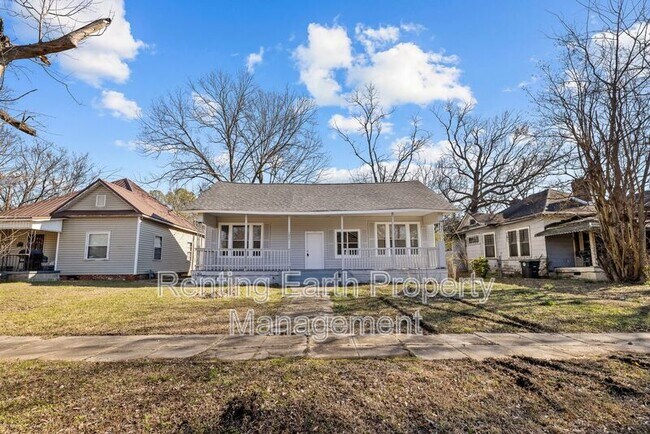 Building Photo - 1217 Fulton Ave SW