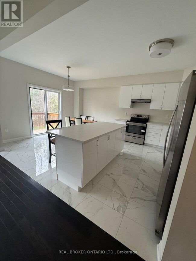 Photo - 3143 Searidge St