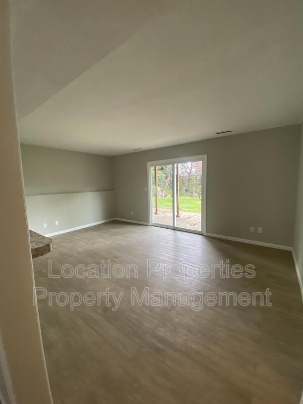 Photo - 2446 Cedarwood Ave