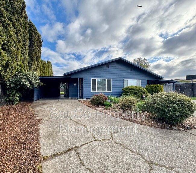 Building Photo - 2737 Maywood Dr