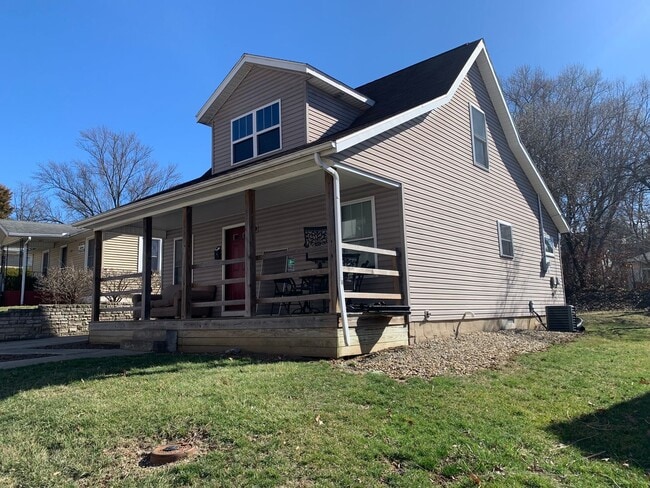 Building Photo - **AUGUST 2027** 3 Bedroom 3.5 Bathroom House