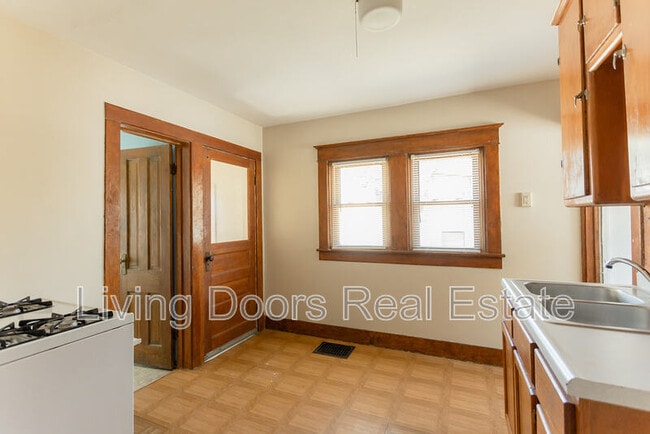 Photo - 1025 N 8th St