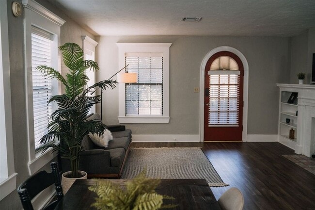 Photo - Beautiful Historic 2 Bed 1 Bath Duplex in the Plaza District!!