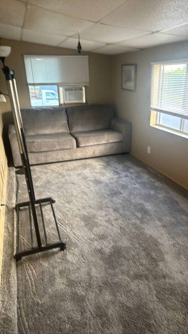 Photo - 21100 State St