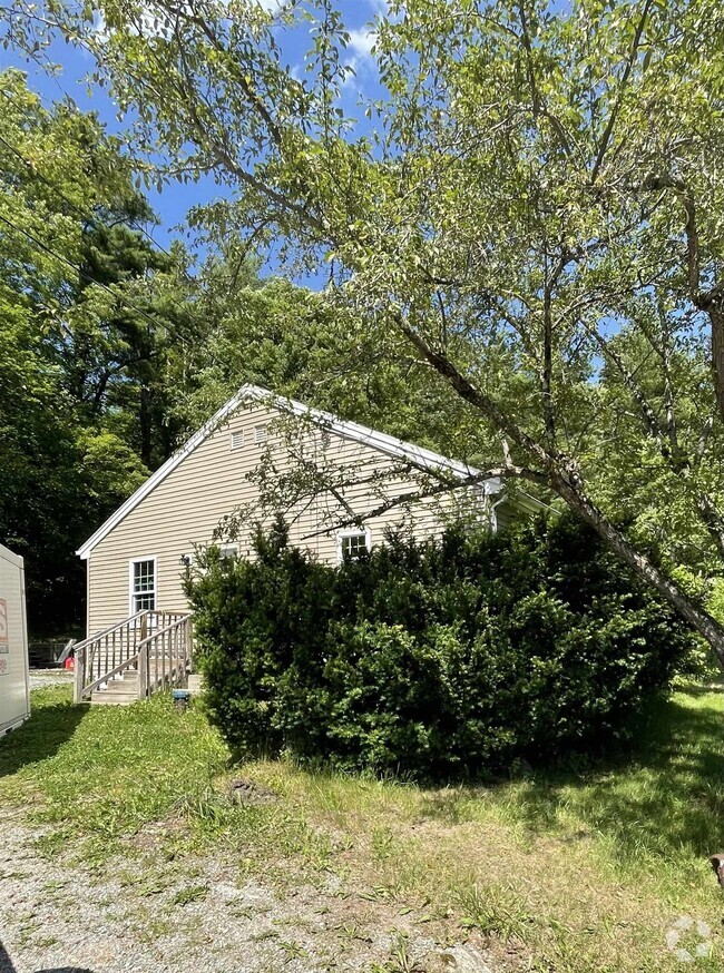 Building Photo - 35 Clinton Rd Rental