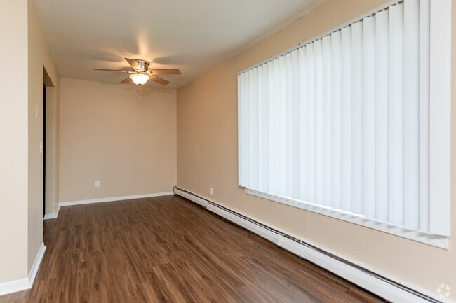 2BR, 1BA