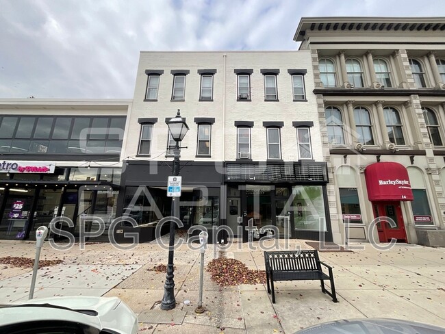 Building Photo - 8-12 Center Square Unit 1