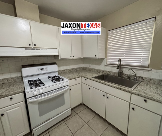 Photo - 9329 Roanoke Dr