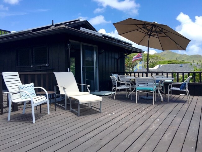 Photo - 278 Kaha St Unidad 2nd story w/ huge deck