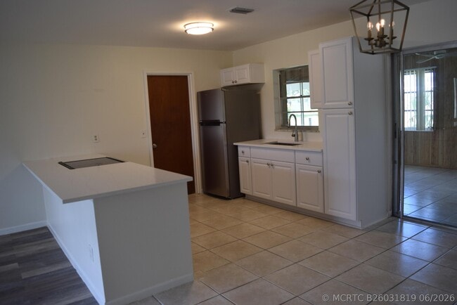 Photo - 1881 SE Airoso Blvd