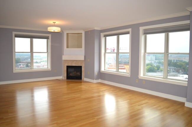 Photo - 360 W Washington Ave Unit 1001