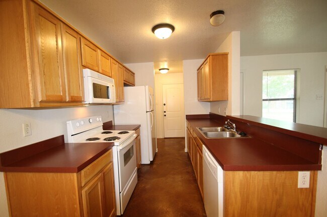 8024-8026 W Elizabeth Ln