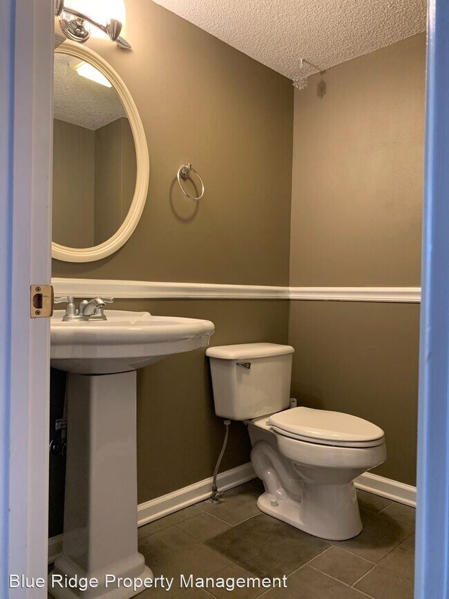 Photo - 3 br, 2.5 bath House - 149 Bentley Parc #149