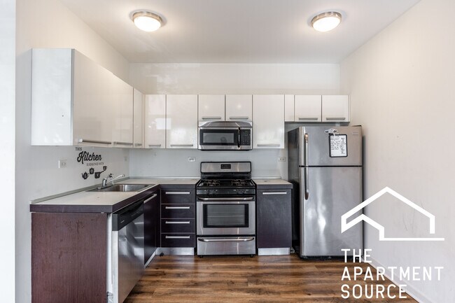 Photo - 1545 W Glenlake Ave Unit 2D