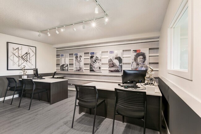 Photo - Riverview Plaza