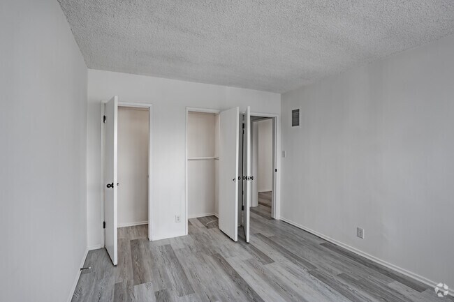 1BR, 1BA - 750 SF - Essex