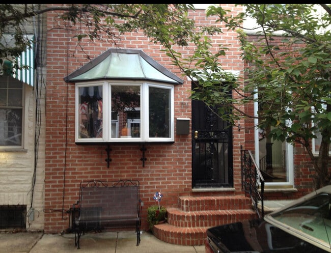 Photo - 711 Clymer St