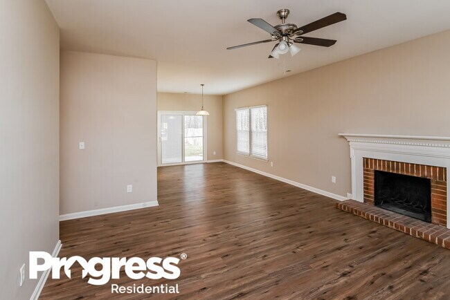 Photo - 2117 David Earl Dr