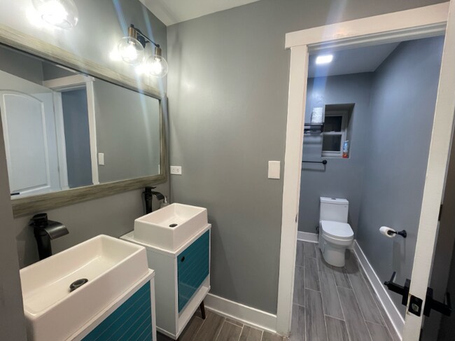 Photo - 6118 S Champlain Ave Unit 1