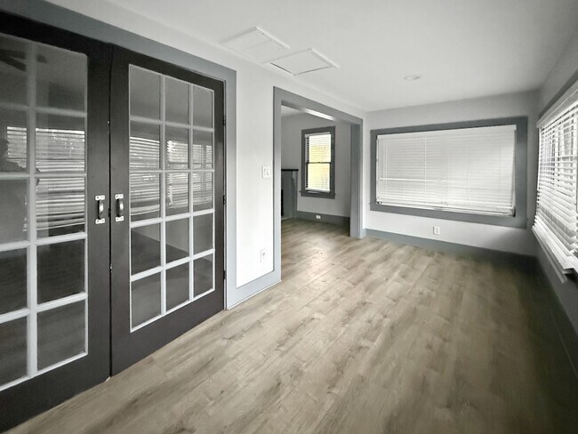 Photo - 2242 South St