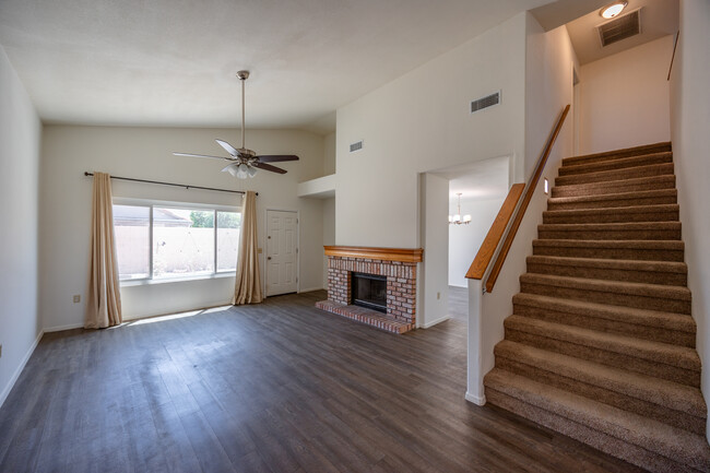 Photo - 1421 W Camino Ct Casa