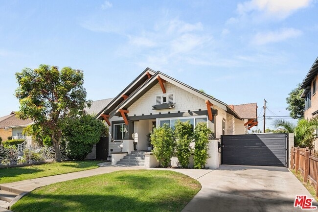 Photo - 1231 W 49th St