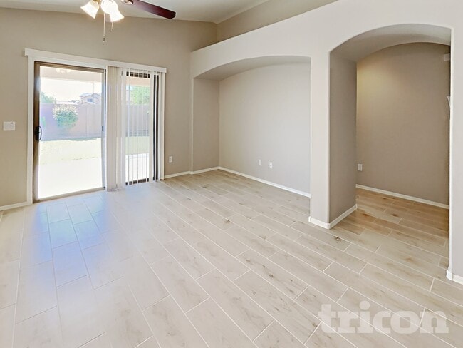 Photo - 21659 W Durango St