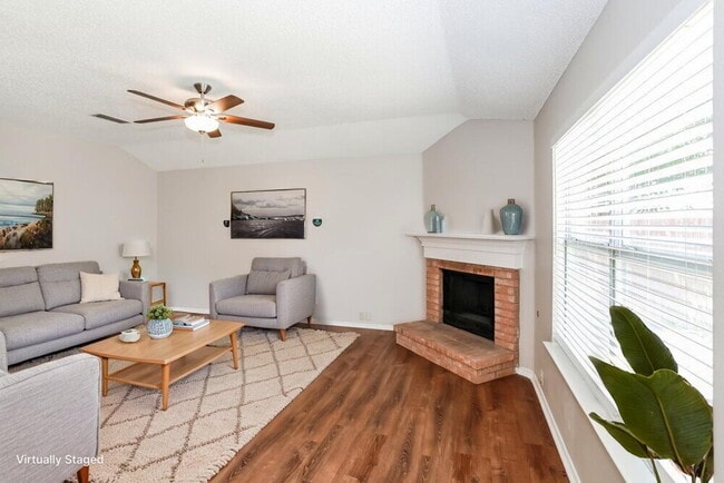 Photo - 1024 Beechwood Dr