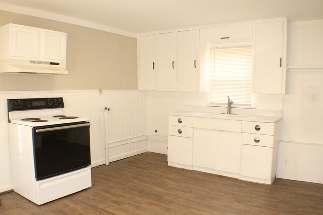 Photo - Adorable 2 bedroom 1 bath Broken Arrow Home, Close to the Rose District!