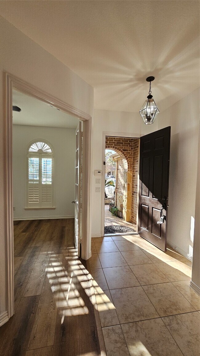 Photo - 5407 Moon Indigo Ln