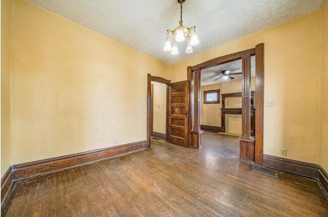 Photo - Incredible 6 Bedroom Home OSU Campus – Ren...