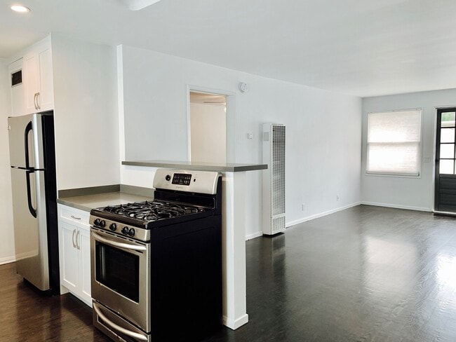 Photo - 710 Bay St Unit Bay Street  A  ACTIVE