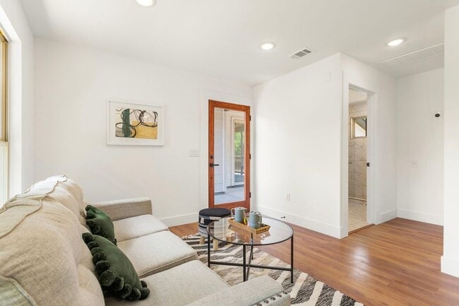 Photo - 7608 Northcrest Blvd House