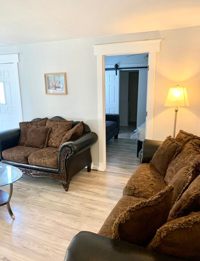 406 Tazewell St Rental For Rent in Portsmouth, VA