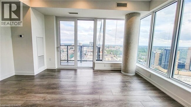 Photo - 15 Wellington St S Unité 2506