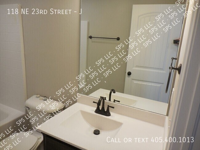 Photo - 118 NE 23rd St Unit J