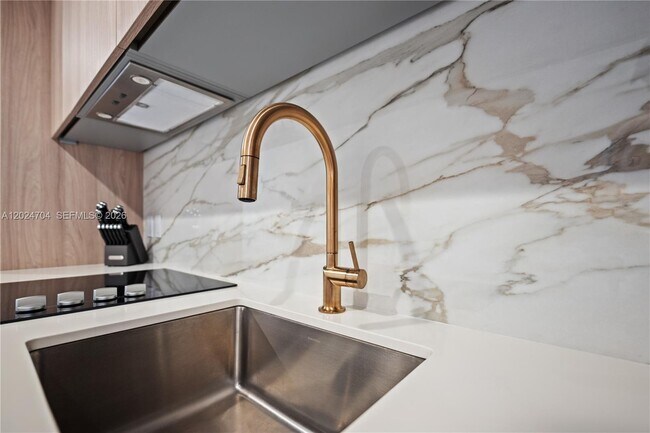 Photo - 77 SE 5th St Unit 1604