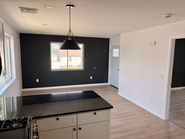 33 Newbury St Unit Floor 2