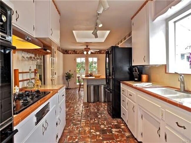 Photo - 680 N Cambridge St