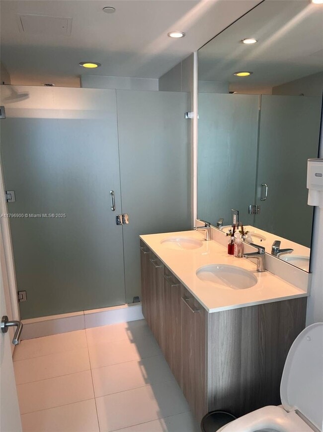 Photo - 501 NE 31st St Unidad 3005