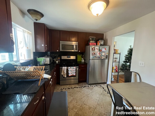 Photo - 75 Thingvalla Ave Unit 1