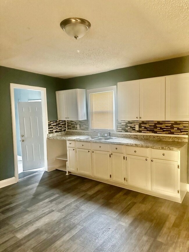 Photo - 4 Bedroom 1 Bath Home Rent
