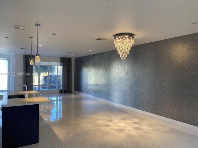 Photo - 6430 NW 104th Path Unit 6430