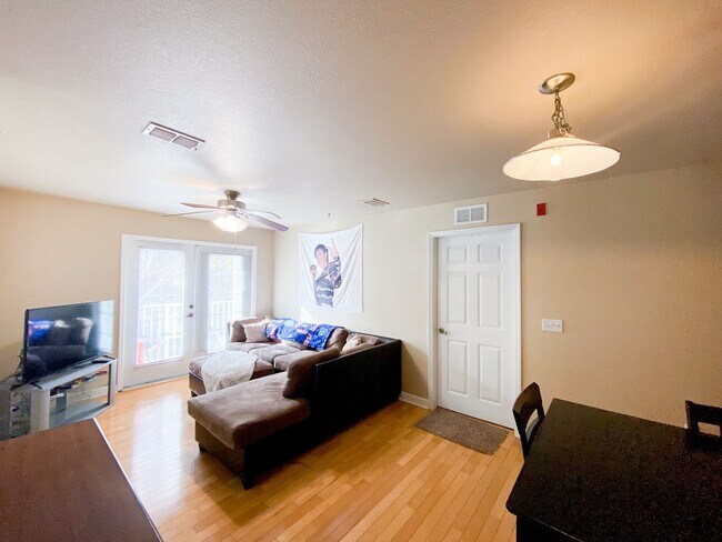 Photo - Oxford Terrace Bedroom Unit Phase II