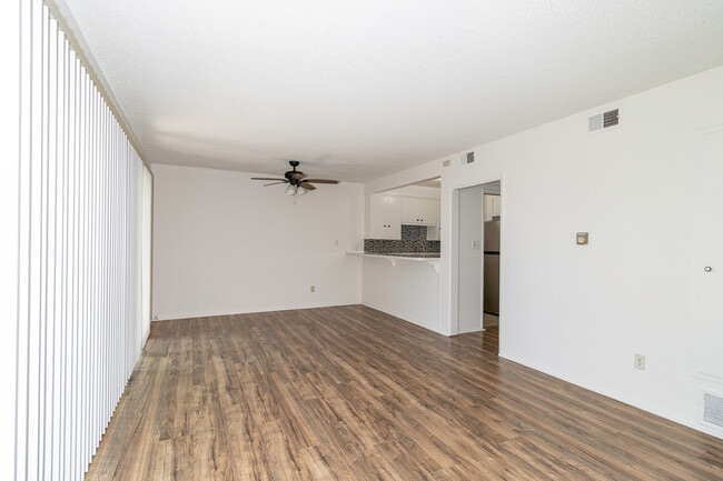 Photo - 7721 St Bernard St